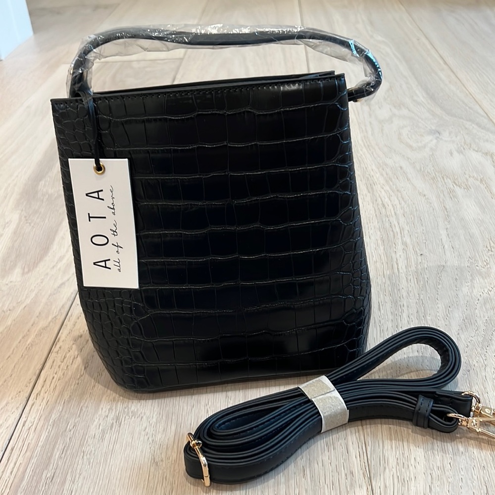 AOTA Elena Bucket Bag | Brand New With Tags